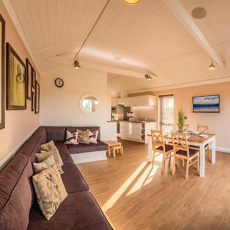 Wichenford Montana Log Cabin - Ockeridge Rural Retreats מראה חיצוני תמונה
