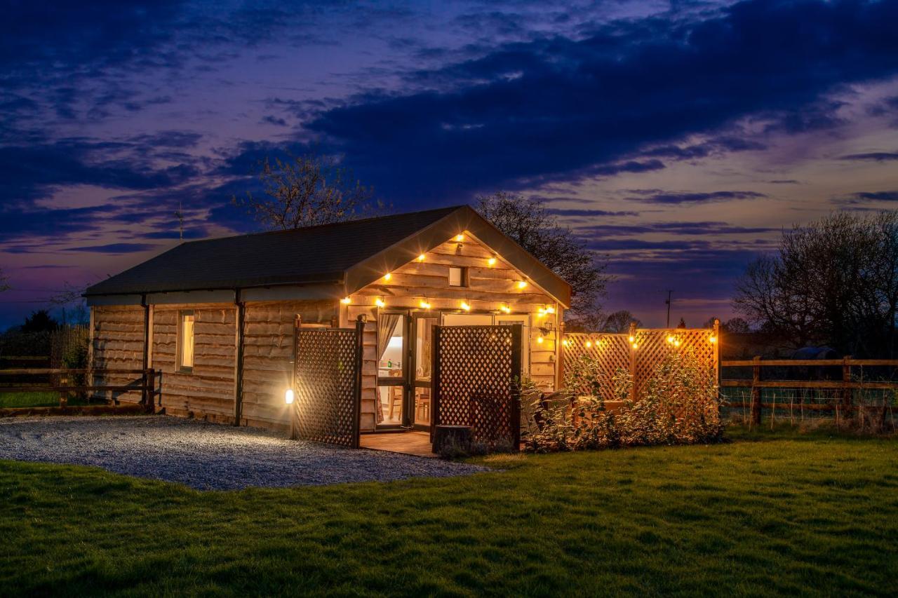 Wichenford Montana Log Cabin - Ockeridge Rural Retreats מראה חיצוני תמונה