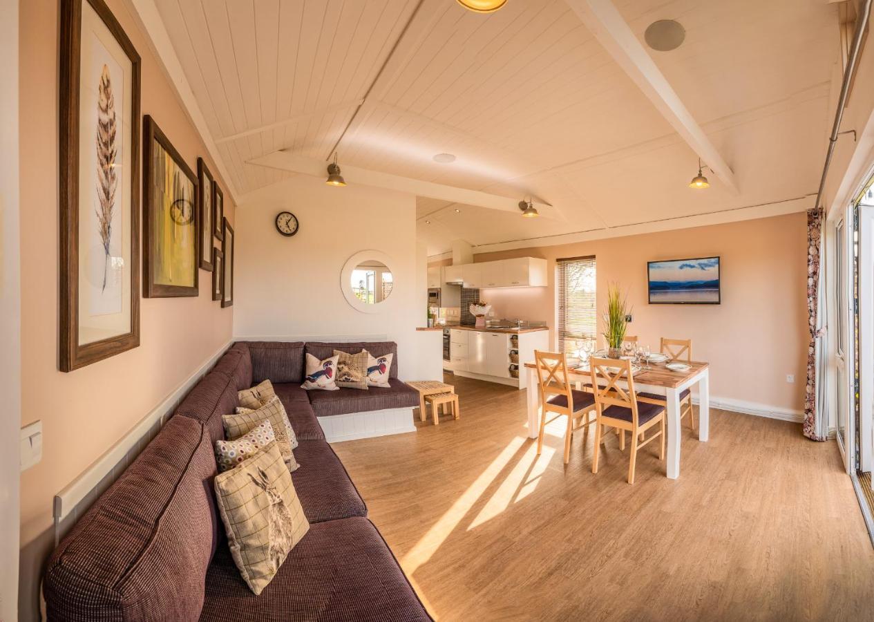 Wichenford Montana Log Cabin - Ockeridge Rural Retreats מראה חיצוני תמונה